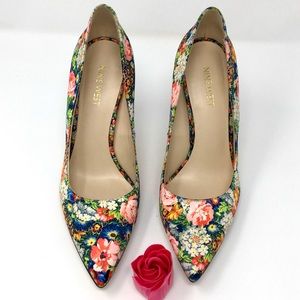 Jane The Virgin / Nine West Fabric Floral Heels